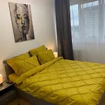 Victoriei Boulevard Private Apartment